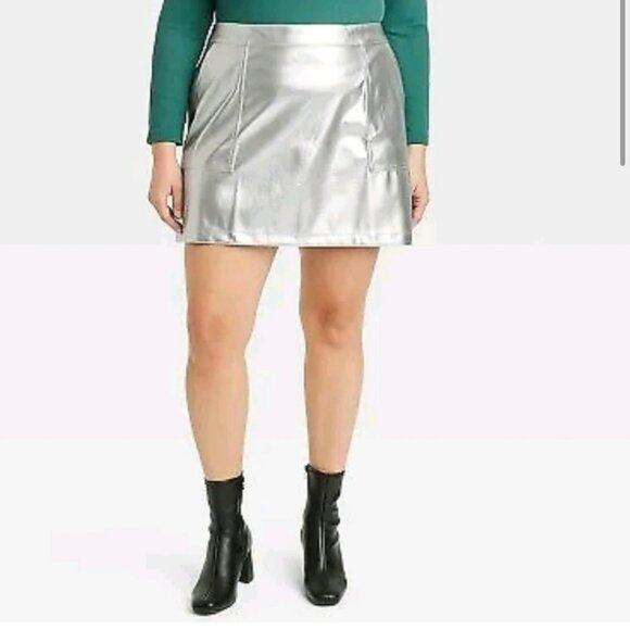 A New Day Metallic Short Mini Skirt Women Silver XXL Shiny Glam Costume Cosplay - Picture 2 of 8